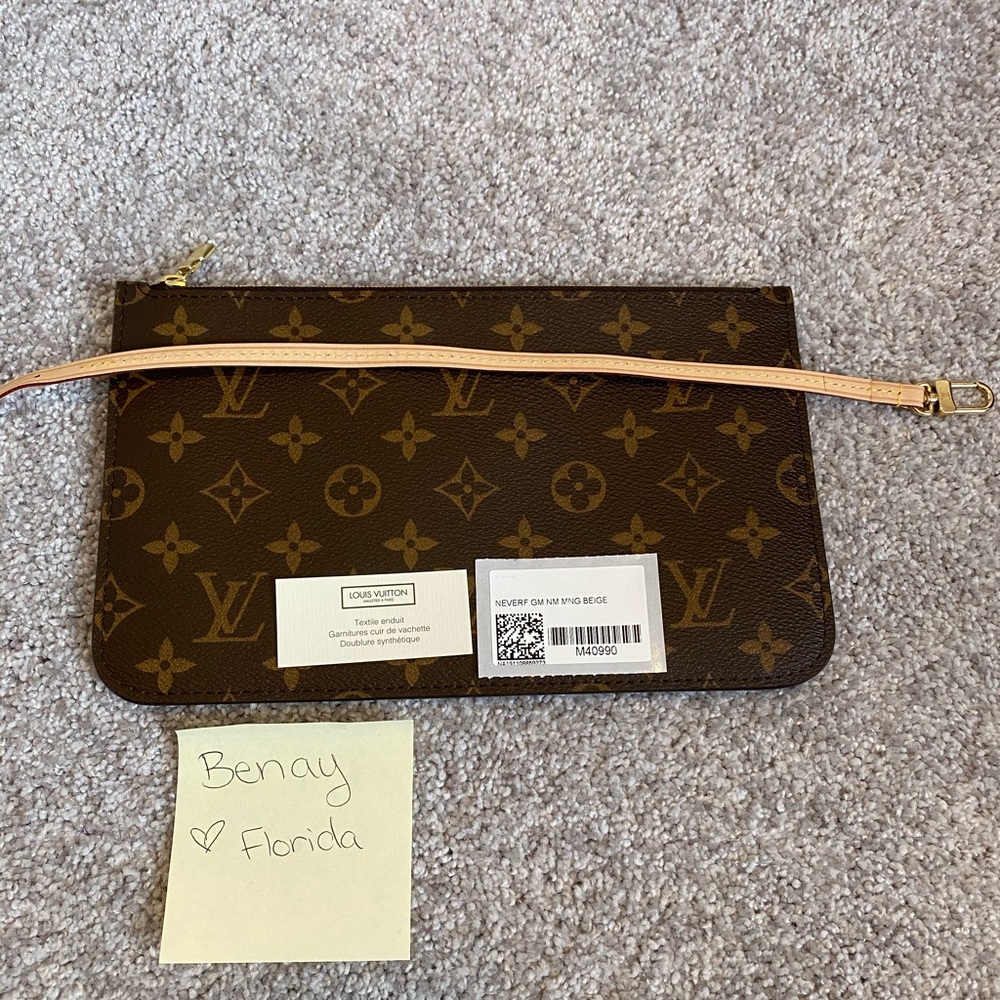Louis Vuitton Neverfull Pouch/ Wristlet